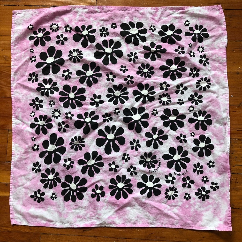 🌸 Big Bud Press pink tie dye bandana lazy daisy